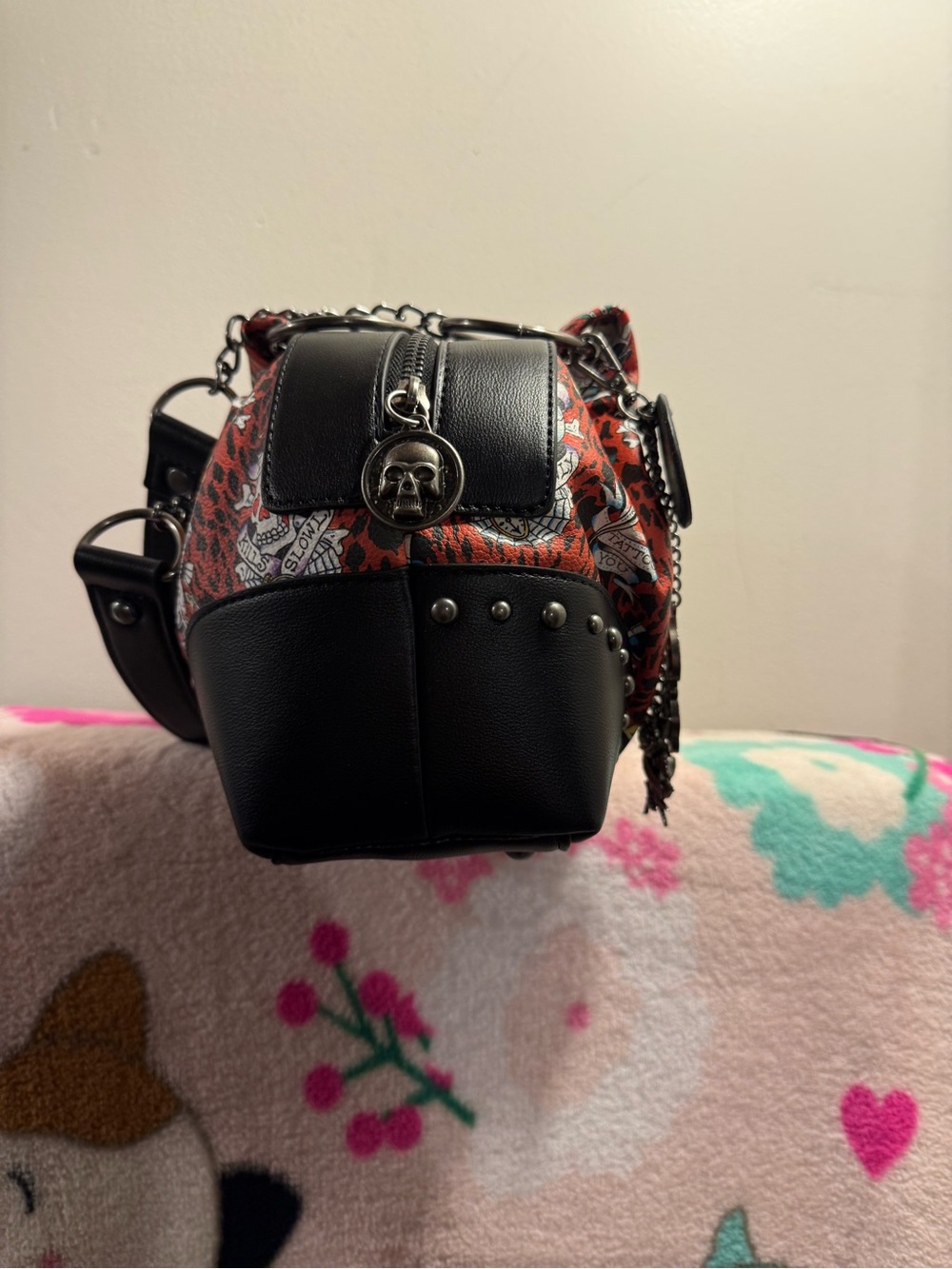 Ed Hardy Tote Skull cheetah print with 5 gothic charms BNWT - Picture 5 of 8